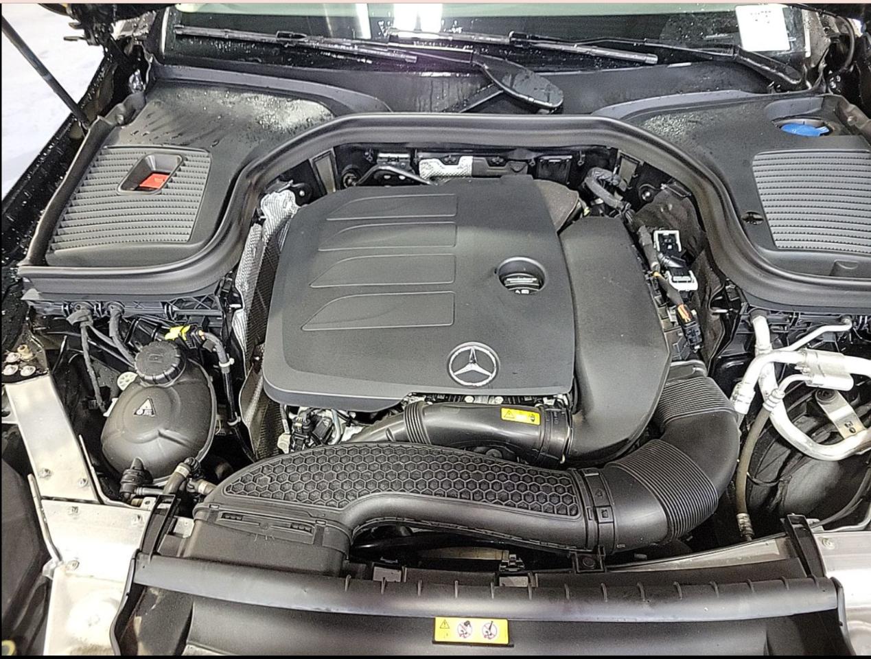 Mercedes-Benz GLC GLC 300 4MATIC SUV 2022