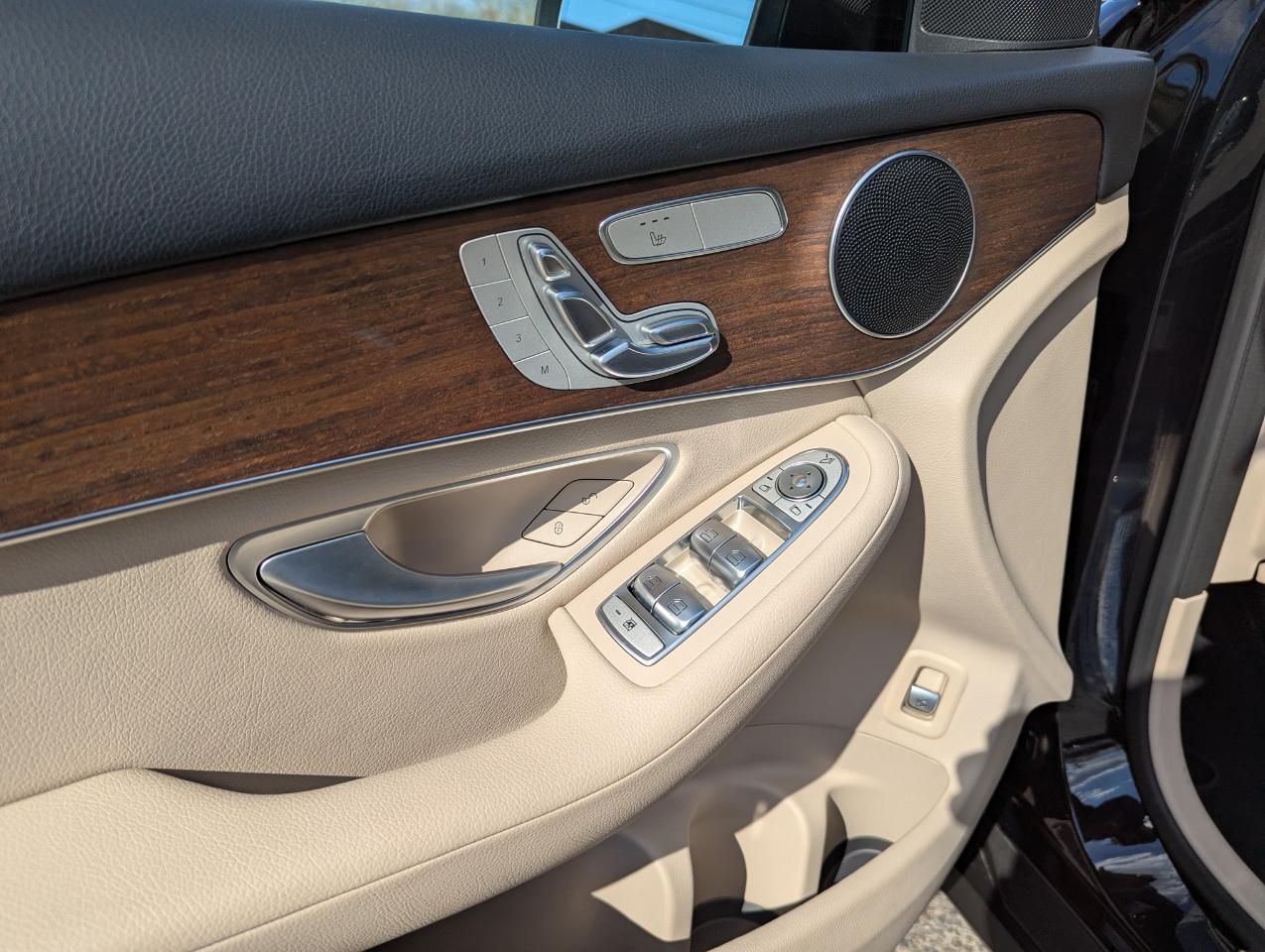 Mercedes-Benz GLC GLC 300 4MATIC SUV 2022