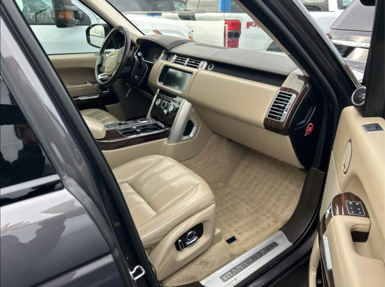 Land Rover Range Rover V8 Supercharged LWB 2017