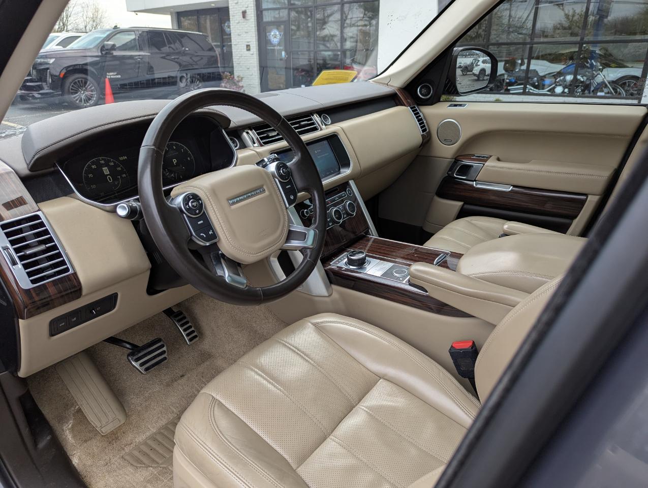 Land Rover Range Rover V8 Supercharged LWB 2017