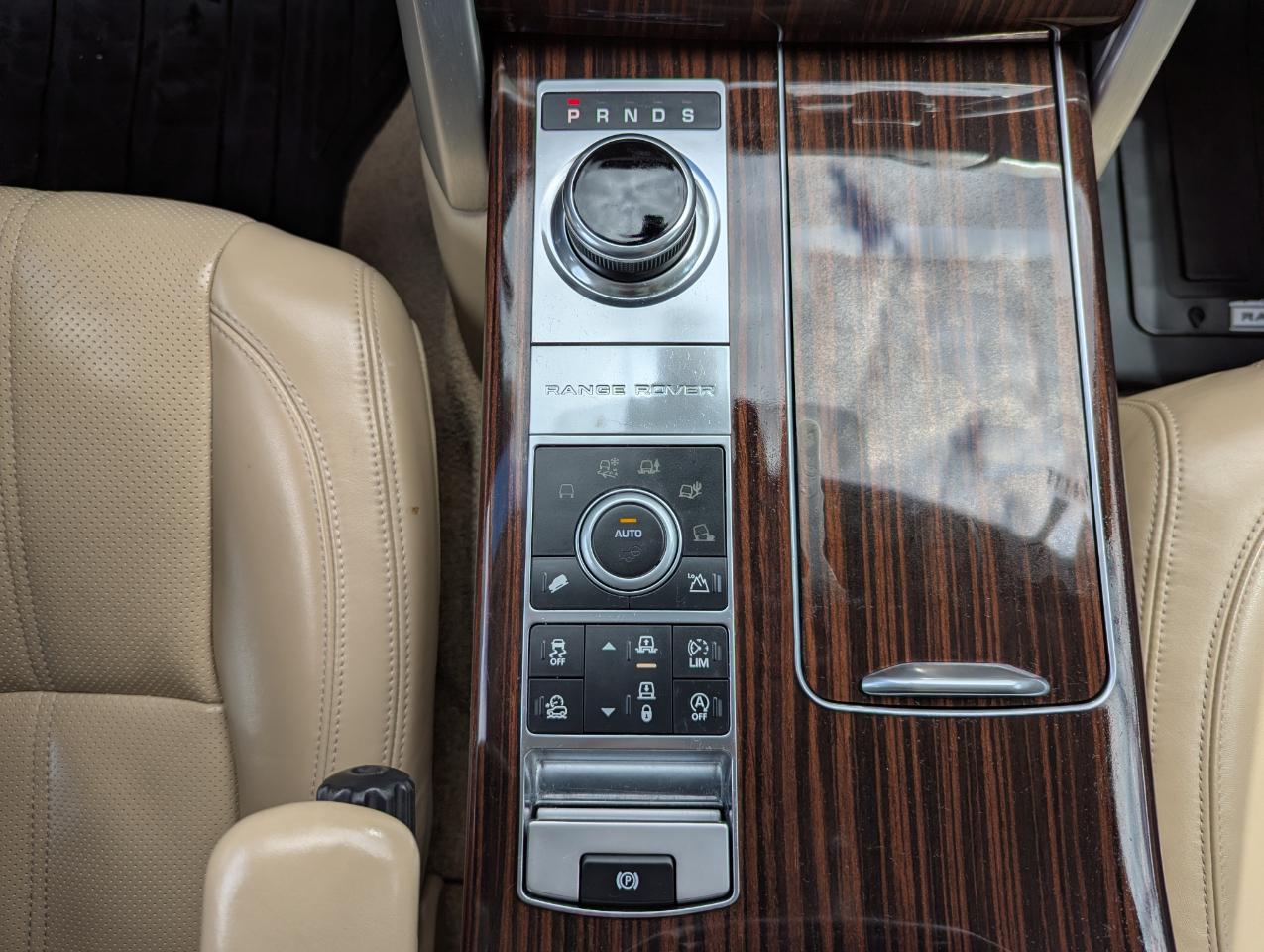 Land Rover Range Rover V8 Supercharged LWB 2017