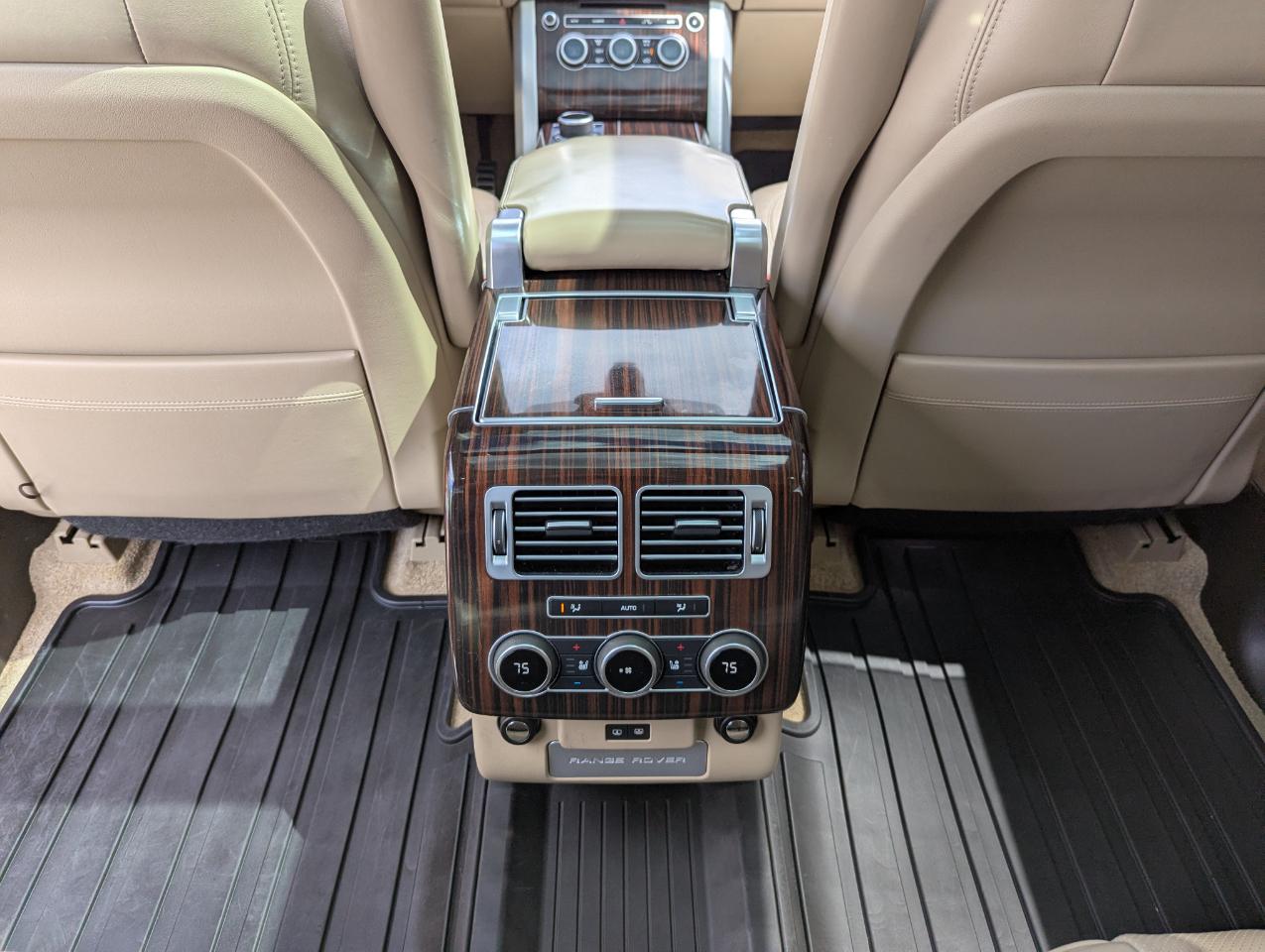 Land Rover Range Rover V8 Supercharged LWB 2017