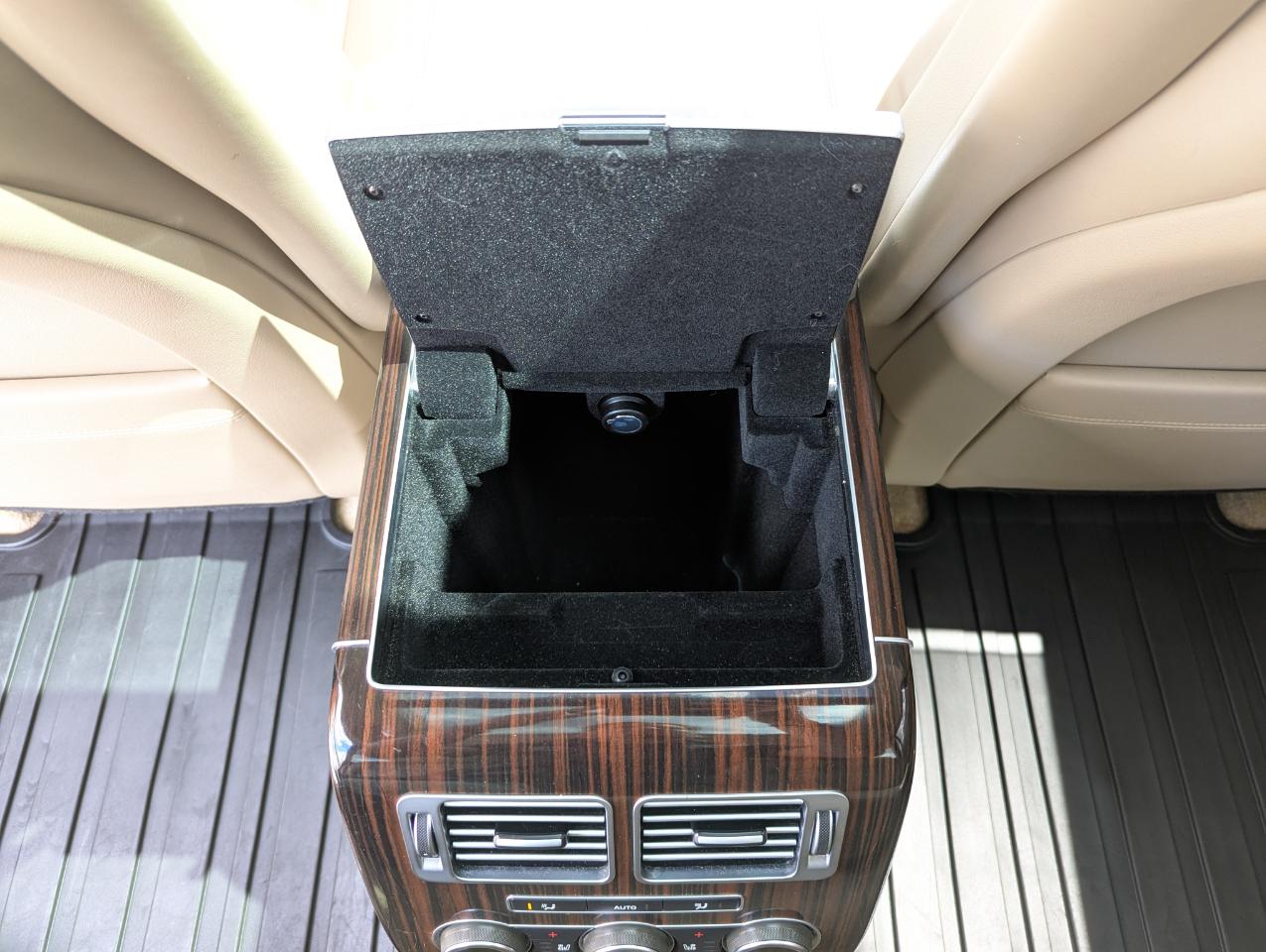 Land Rover Range Rover V8 Supercharged LWB 2017