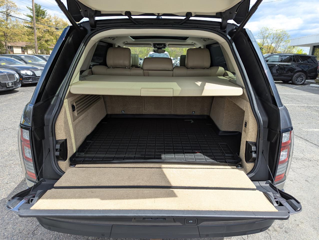 Land Rover Range Rover V8 Supercharged LWB 2017
