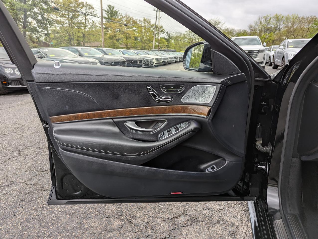 Mercedes-Benz S-Class 4dr Sdn S 550 4MATIC 2016
