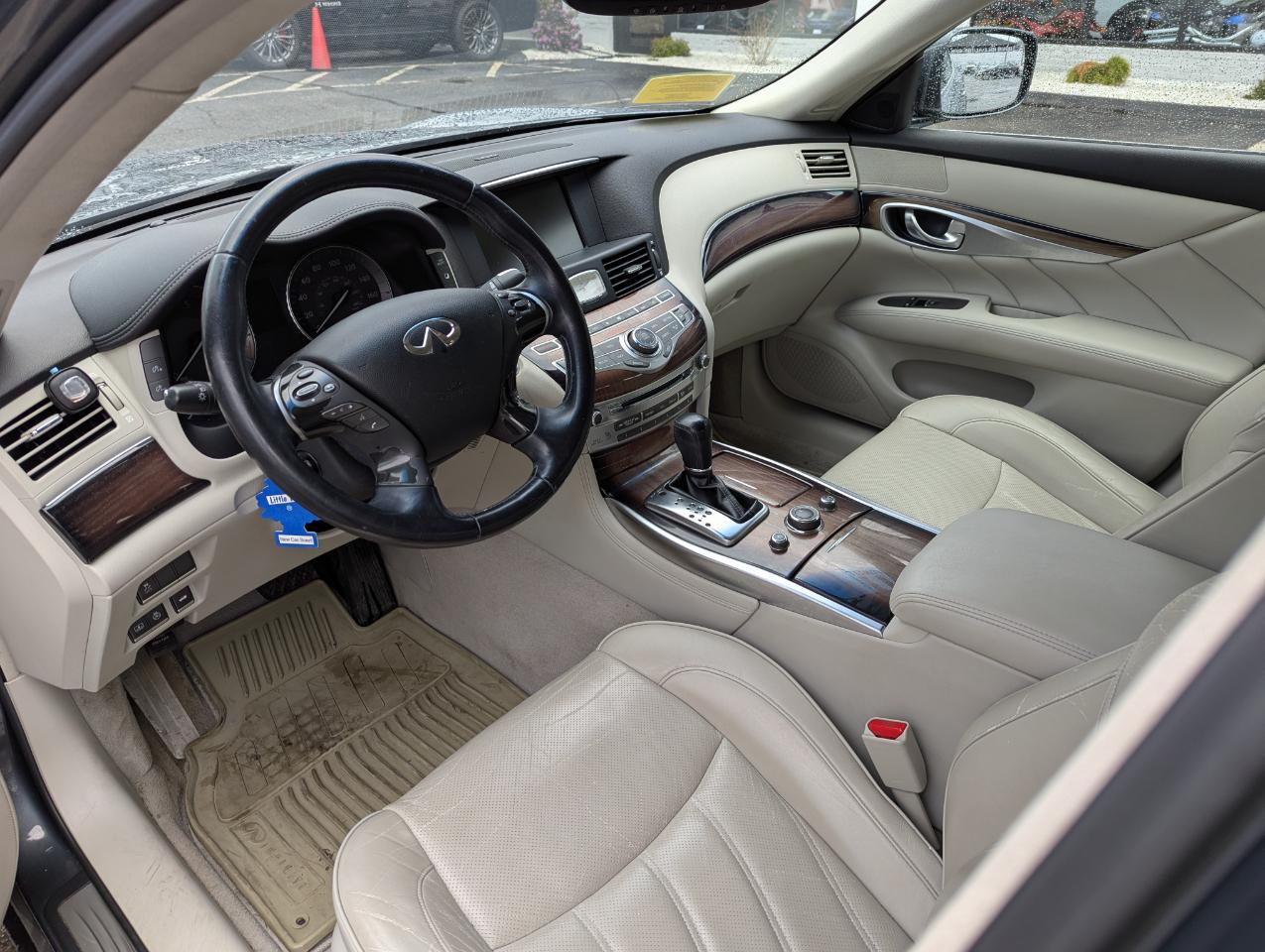 Infiniti M37 4dr Sdn AWD 2011