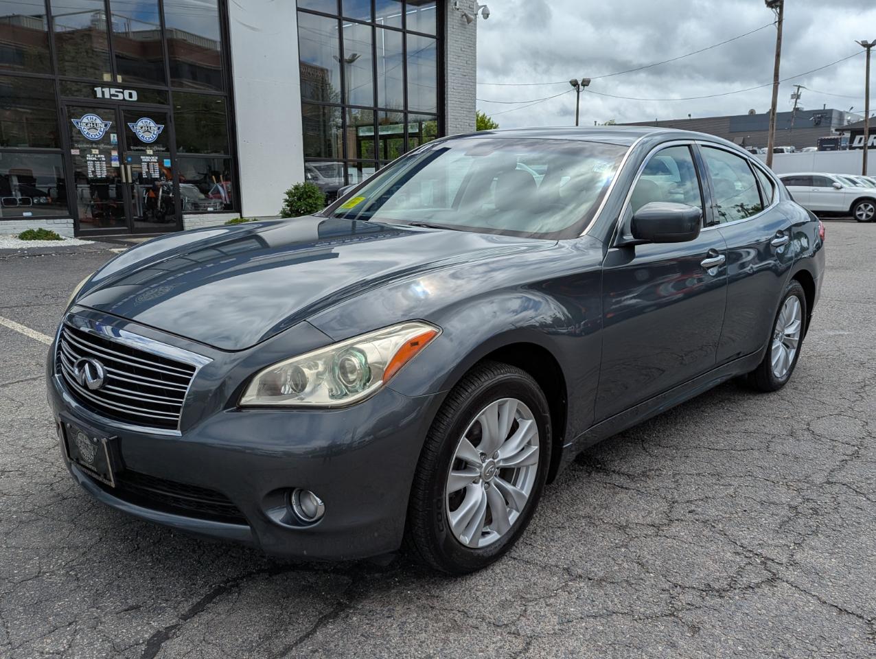 Infiniti M37 4dr Sdn AWD 2011