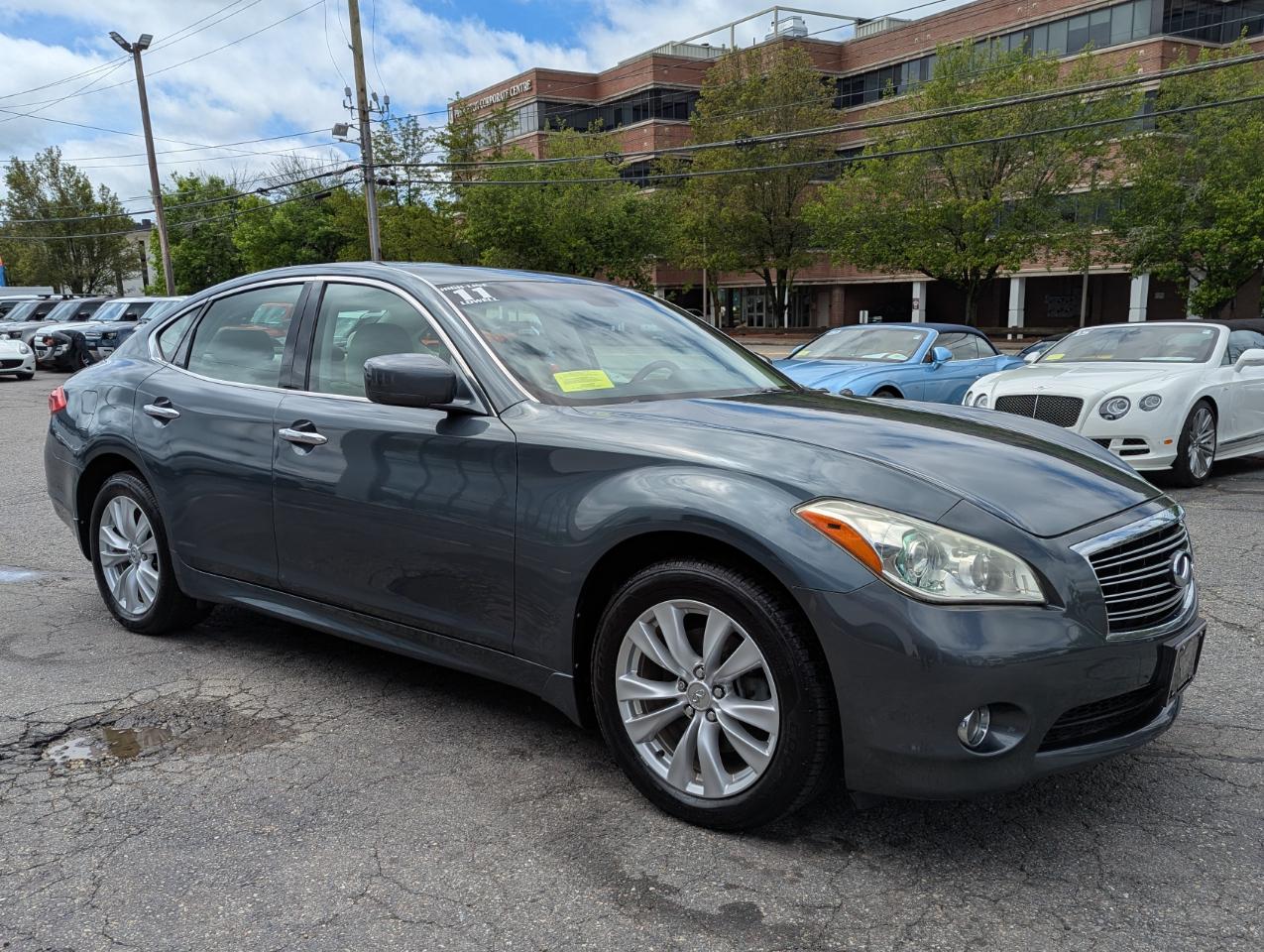 Infiniti M37 4dr Sdn AWD 2011