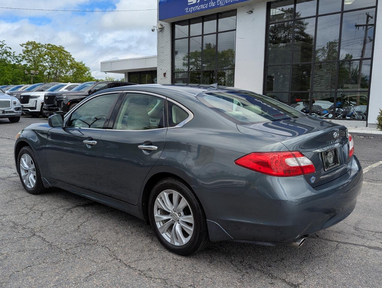 Infiniti M37 4dr Sdn AWD 2011