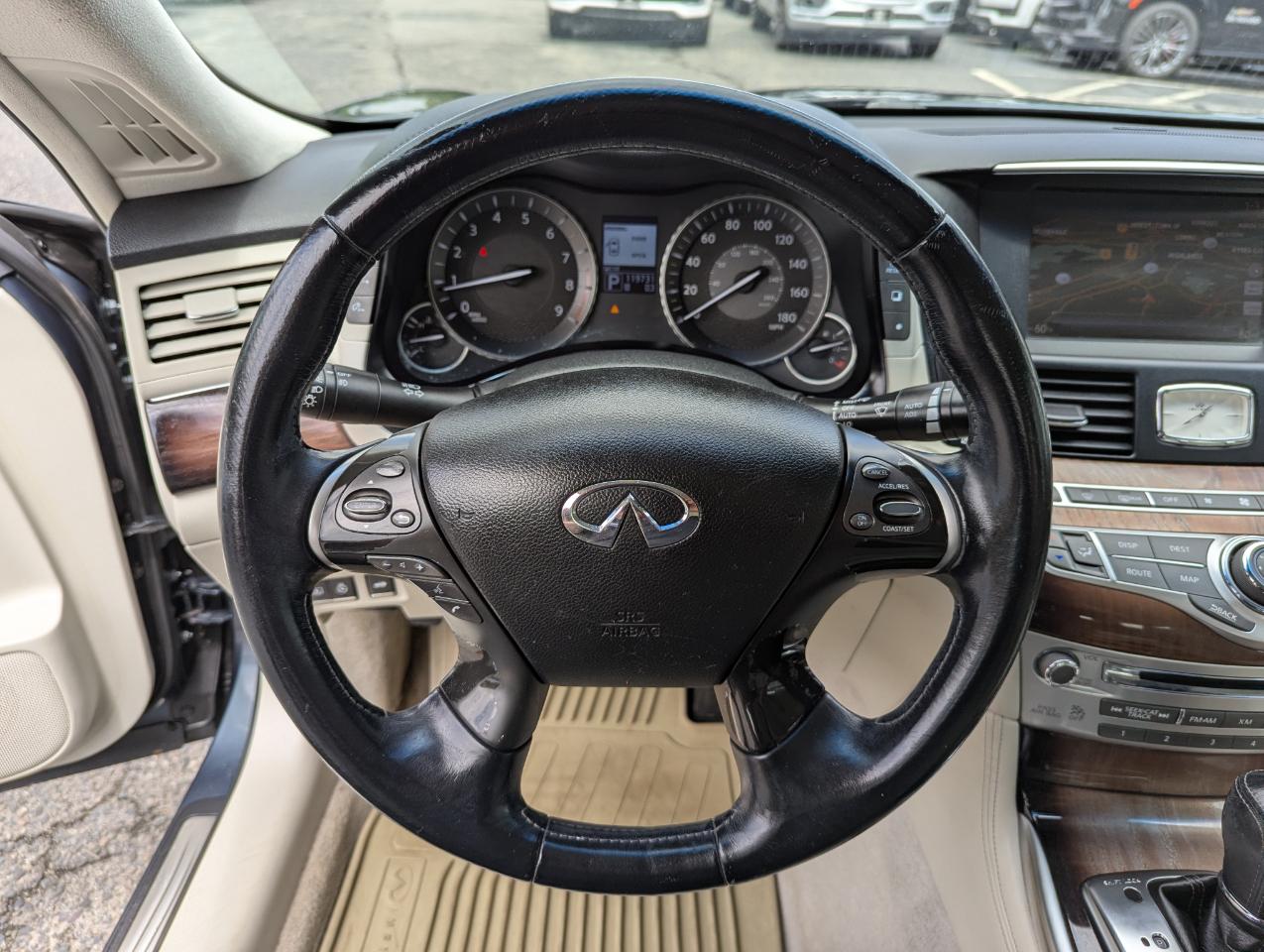 Infiniti M37 4dr Sdn AWD 2011