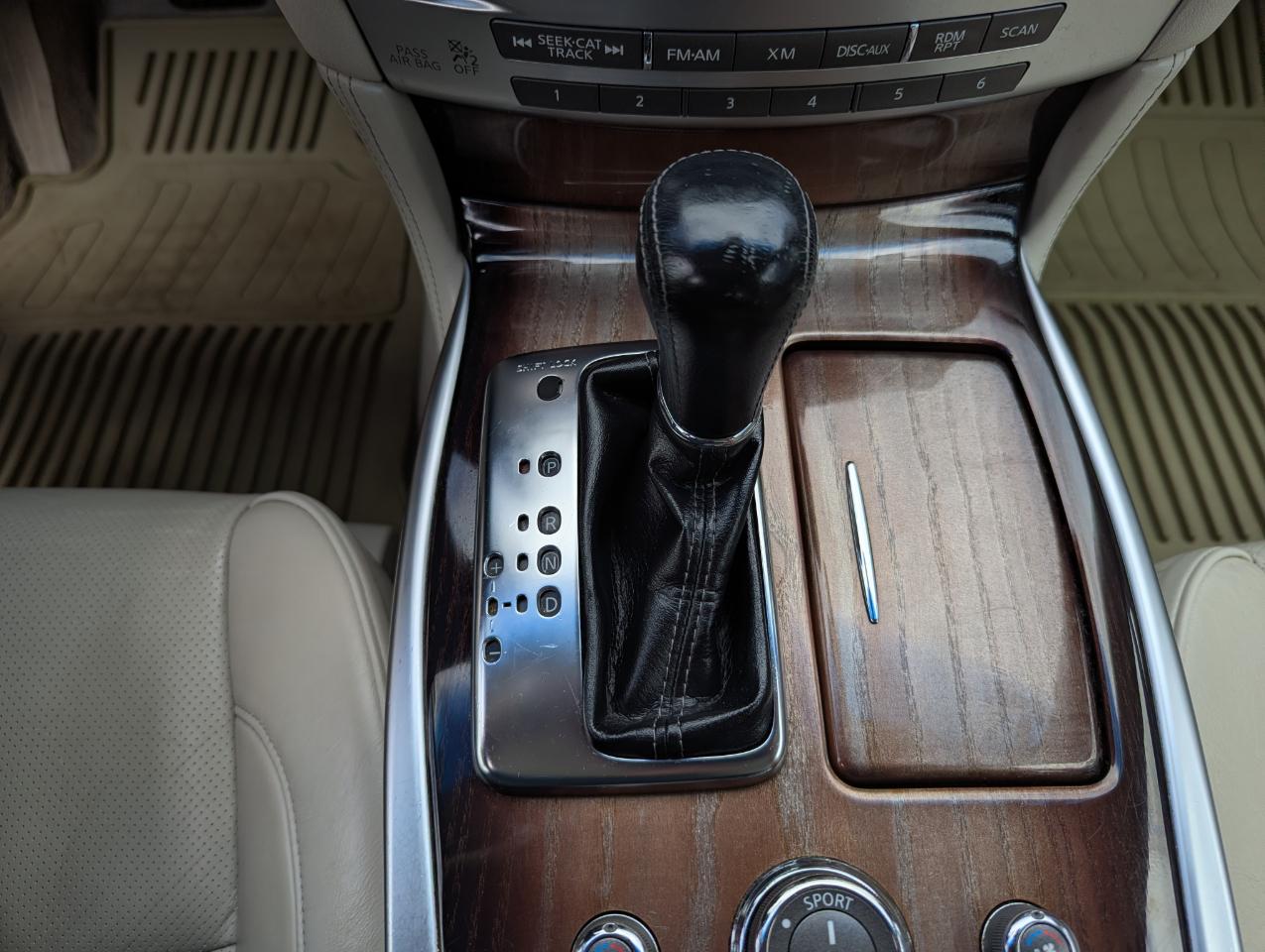 Infiniti M37 4dr Sdn AWD 2011