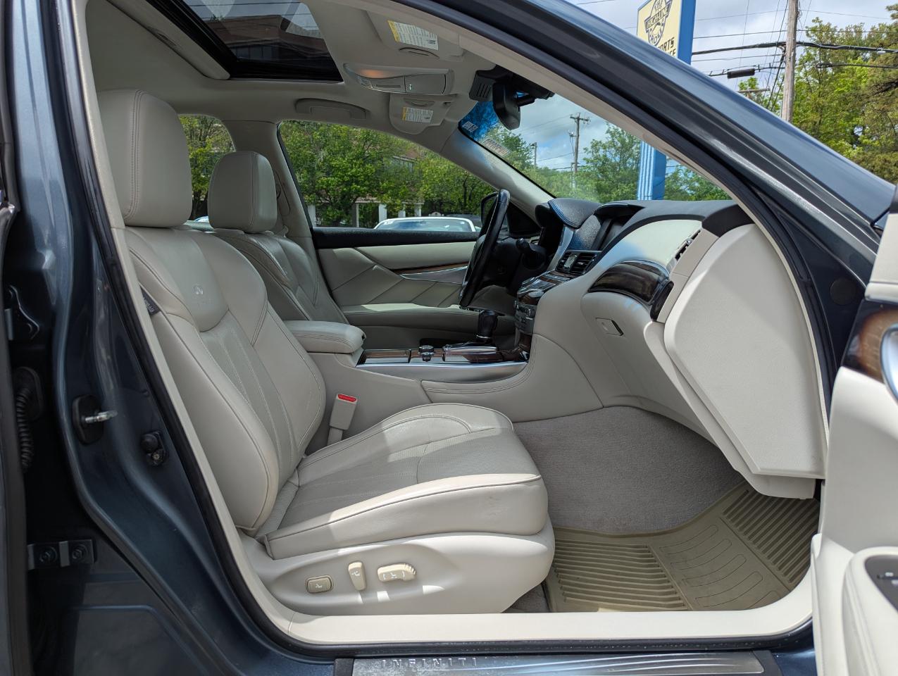 Infiniti M37 4dr Sdn AWD 2011