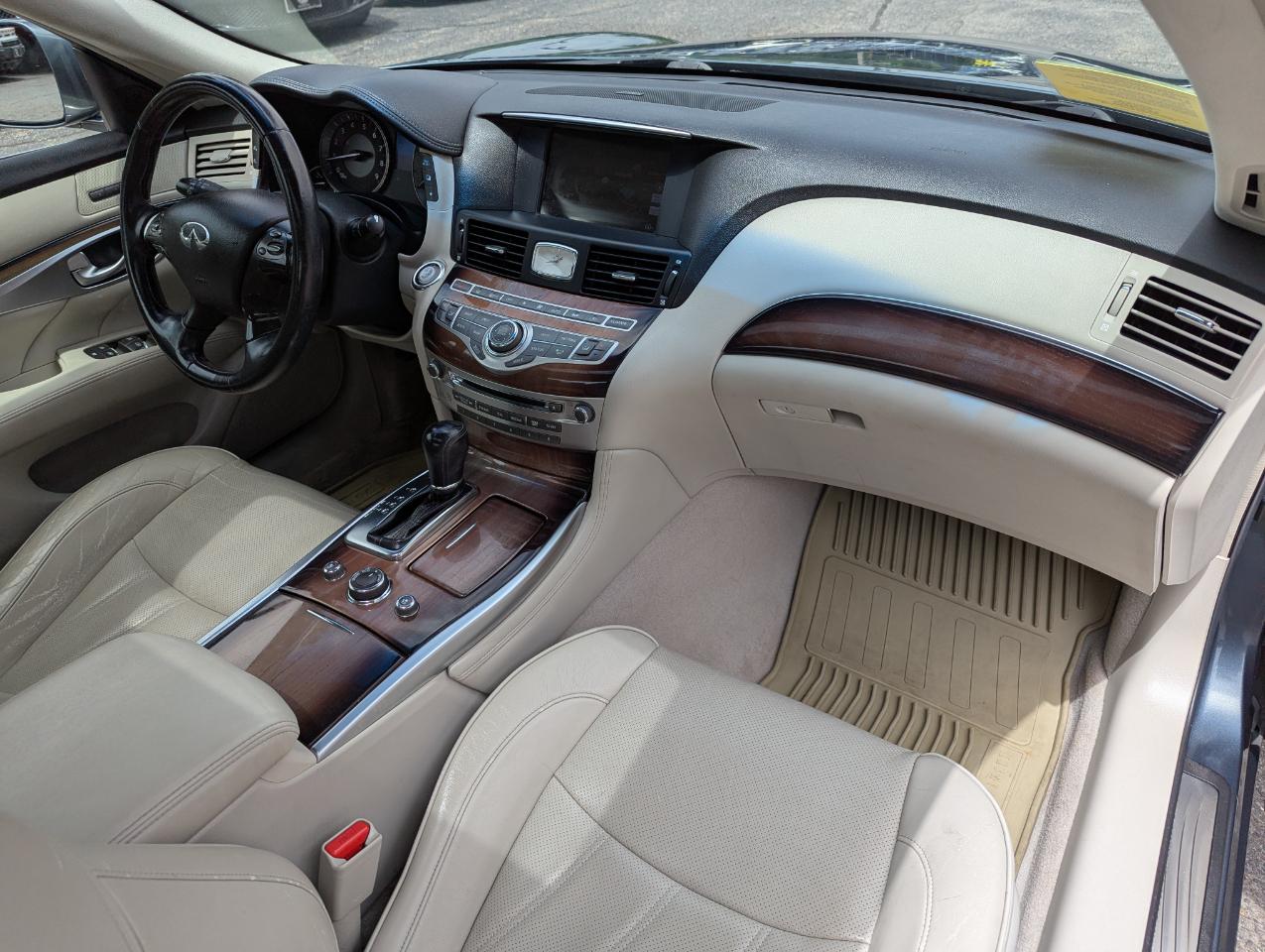 Infiniti M37 4dr Sdn AWD 2011
