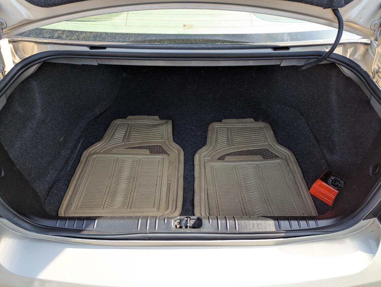 Chevrolet Impala 4dr Sdn LT Fleet 2011