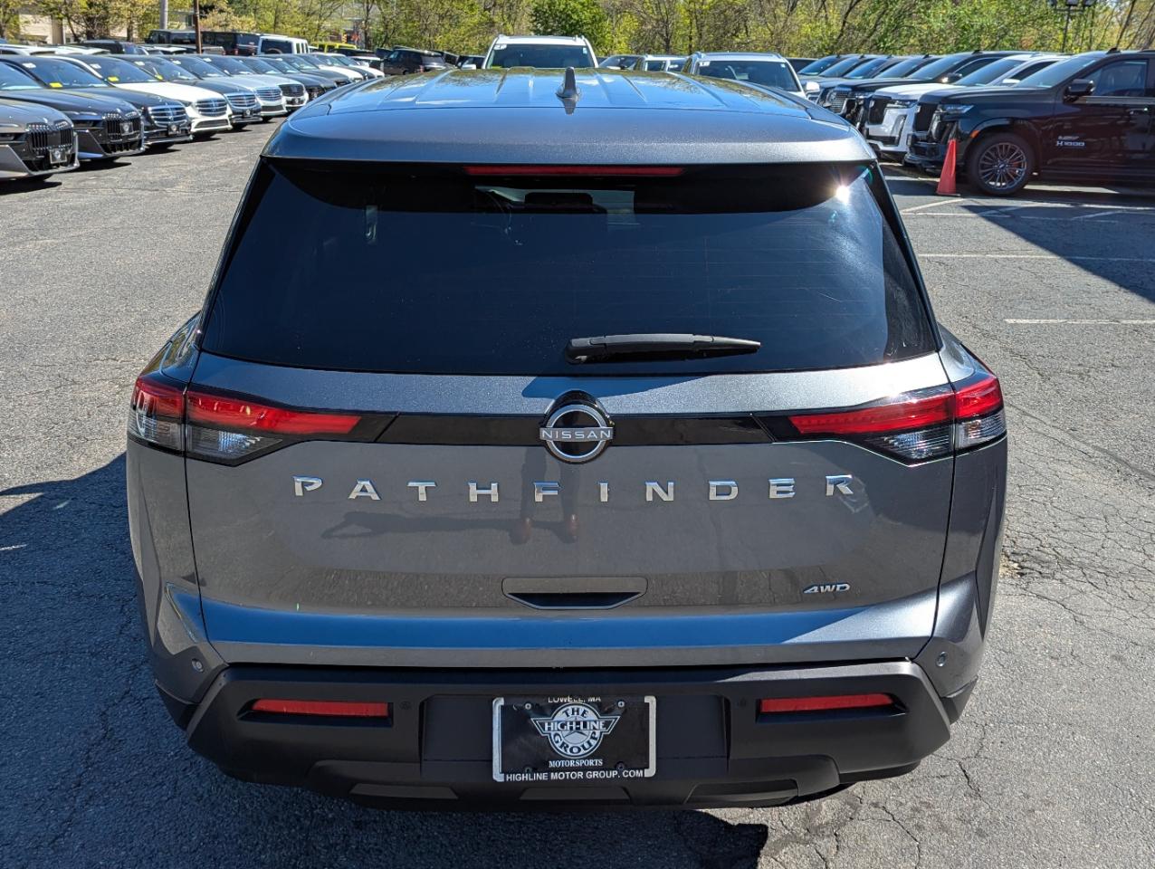 Nissan Pathfinder S 4WD 2022