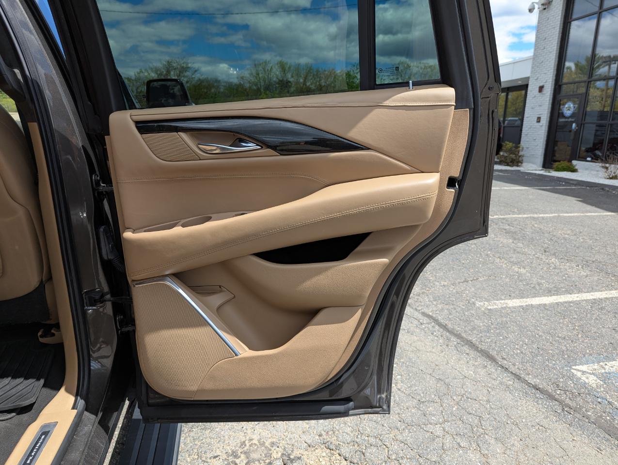 Cadillac Escalade 4WD 4dr Platinum 2020