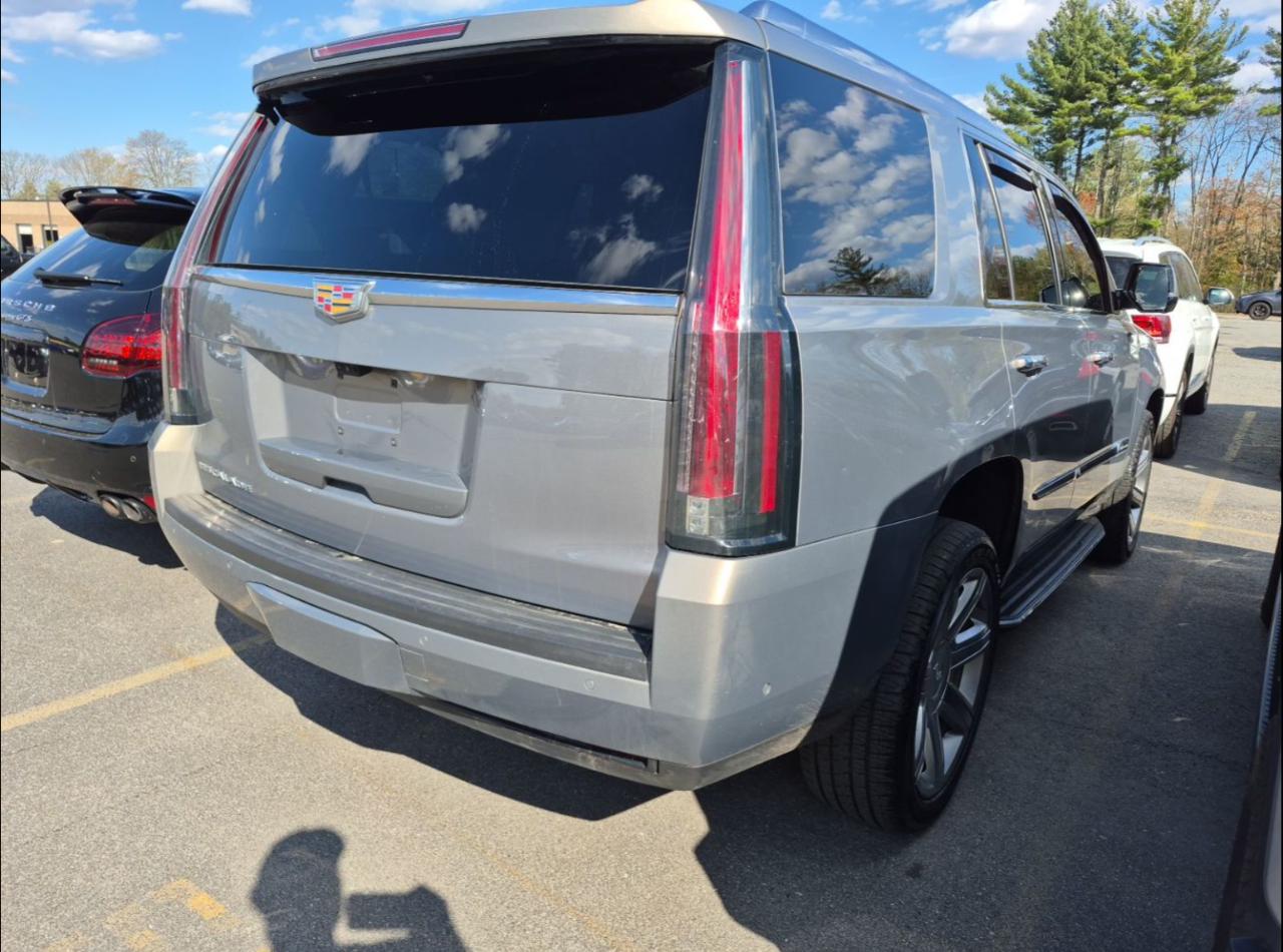 Cadillac Escalade 4WD 4dr Luxury 2017