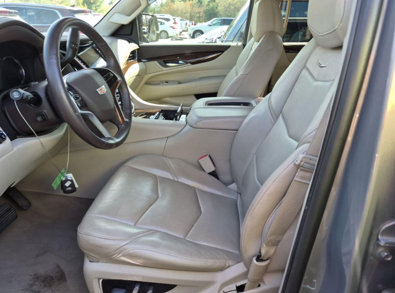 Cadillac Escalade 4WD 4dr Luxury 2017