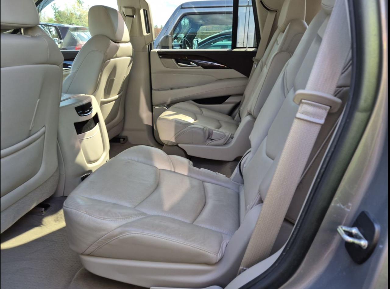 Cadillac Escalade 4WD 4dr Luxury 2017
