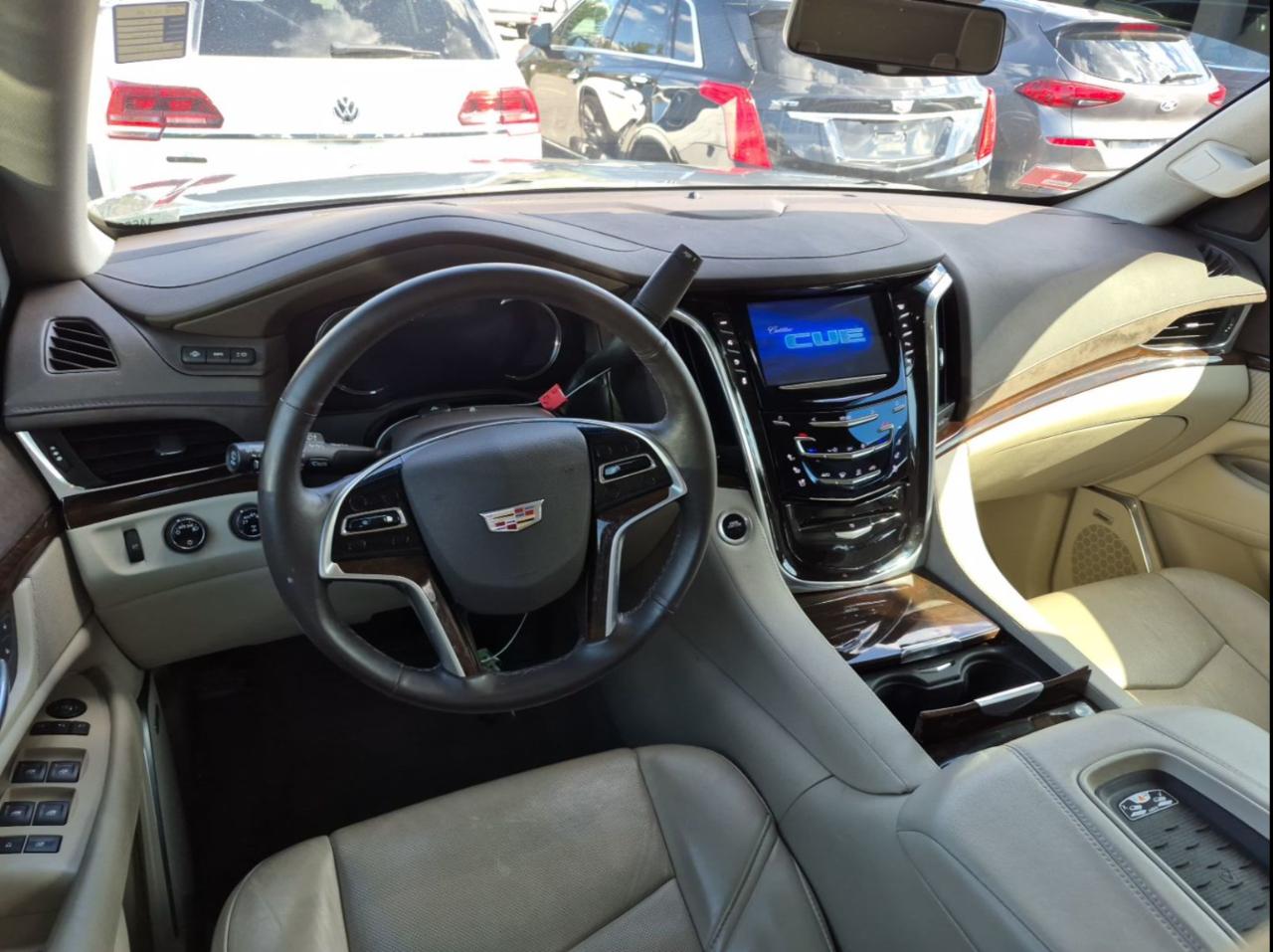 Cadillac Escalade 4WD 4dr Luxury 2017
