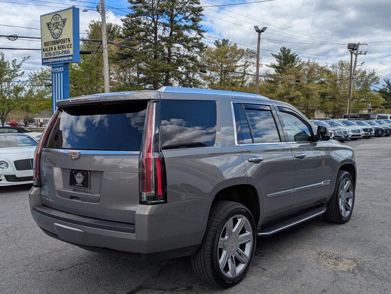 Cadillac Escalade 4WD 4dr Luxury 2017