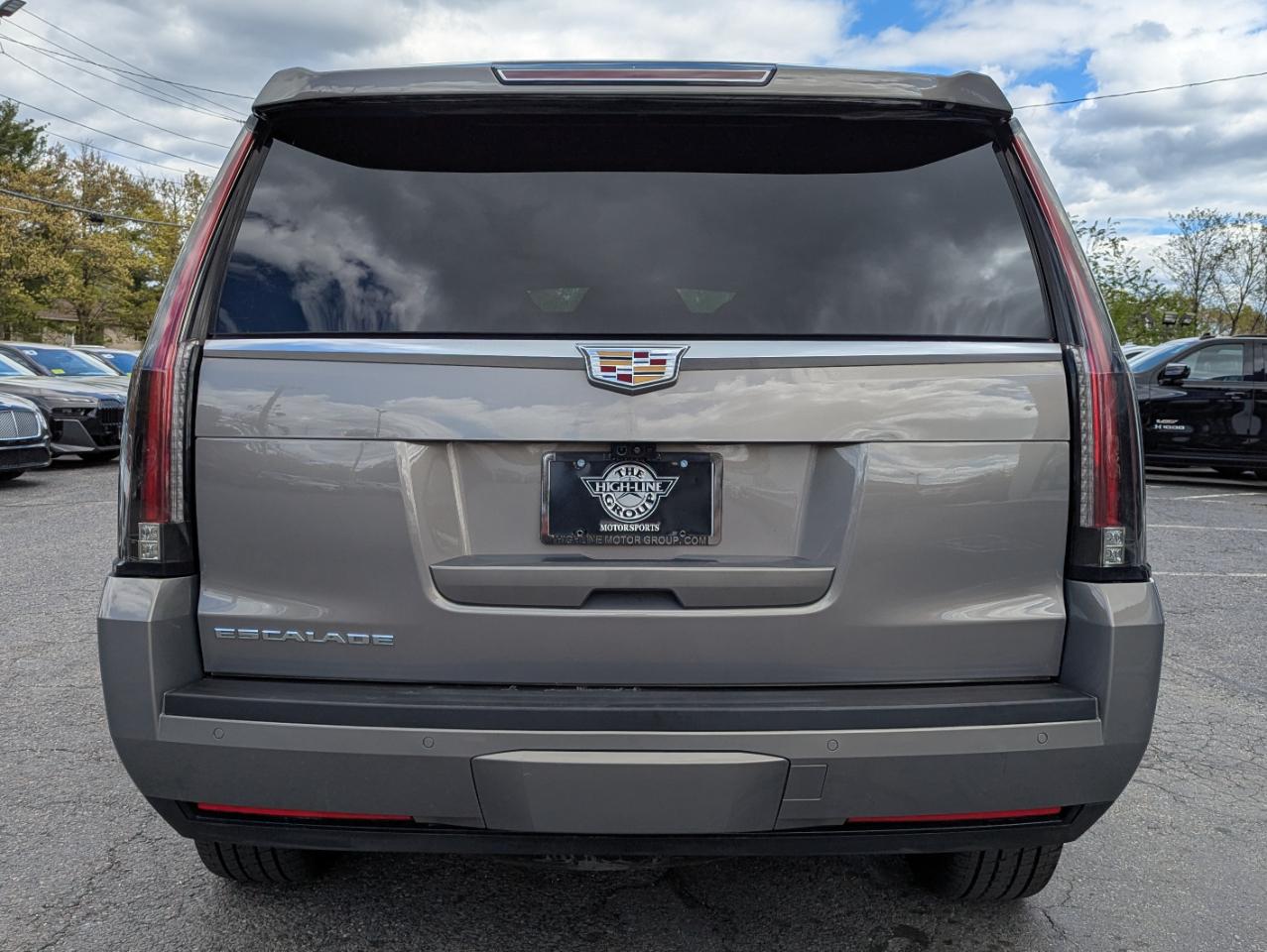 Cadillac Escalade 4WD 4dr Luxury 2017