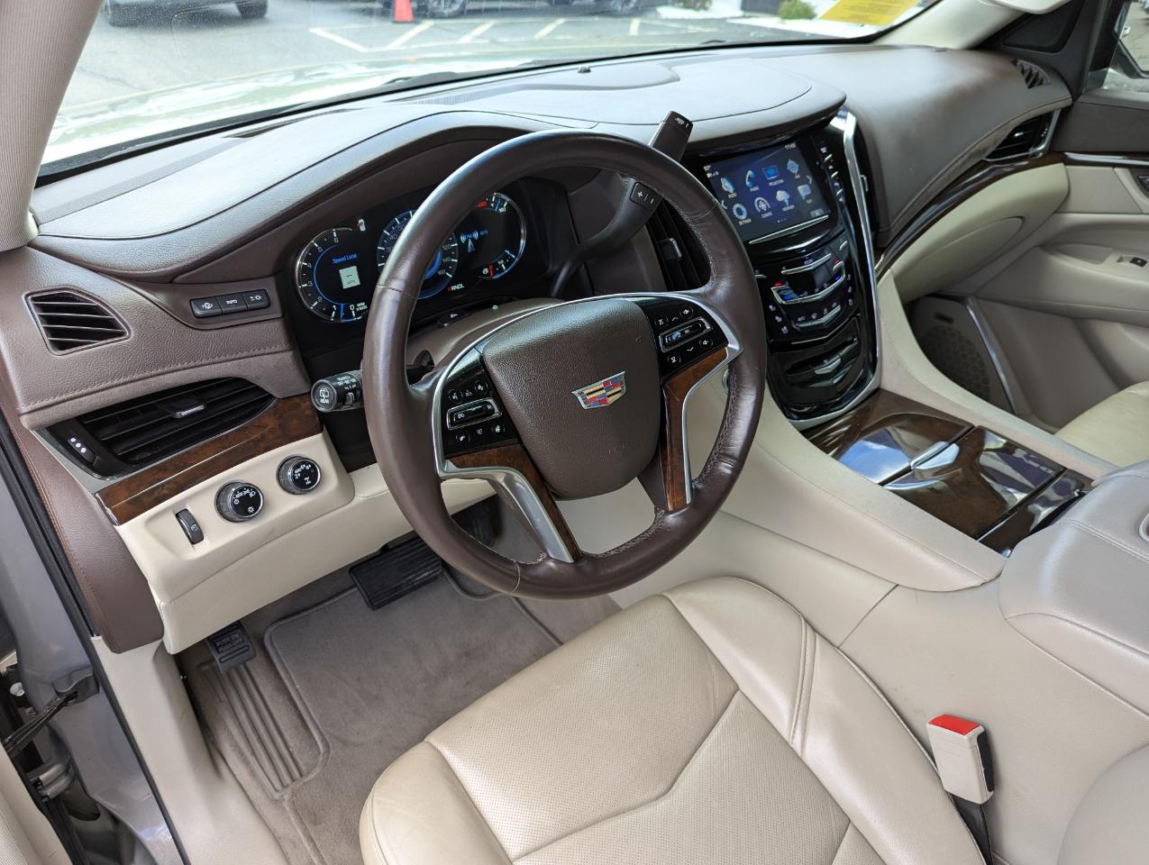 Cadillac Escalade 4WD 4dr Luxury 2017