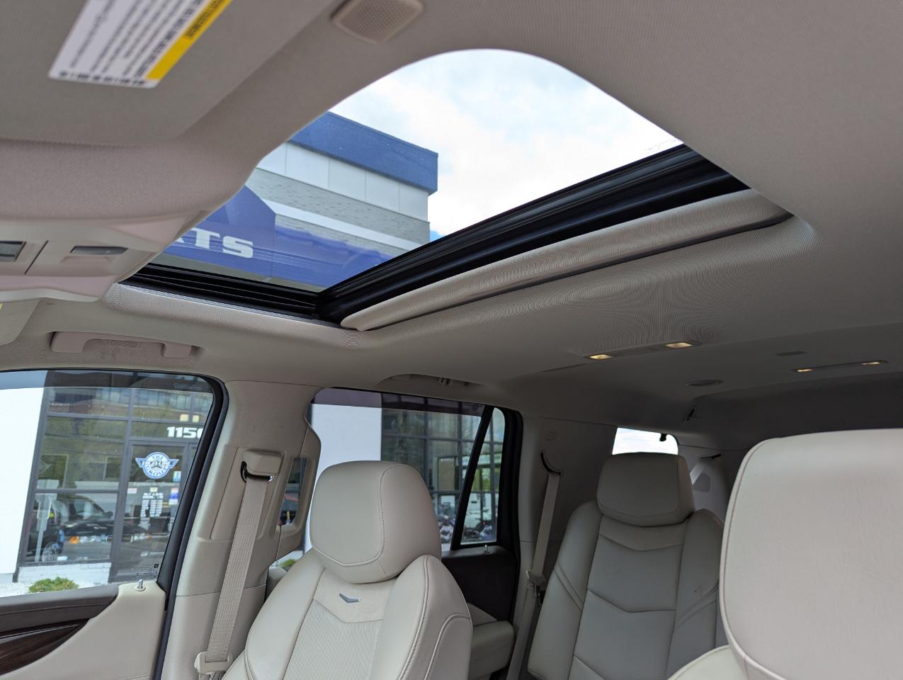 Cadillac Escalade 4WD 4dr Luxury 2017