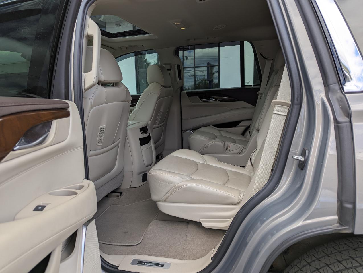 Cadillac Escalade 4WD 4dr Luxury 2017