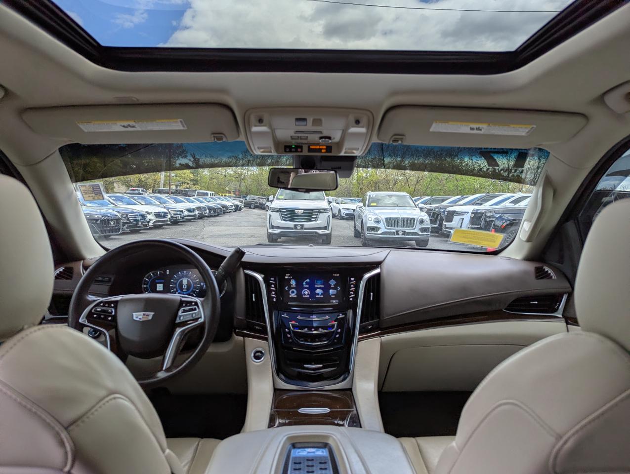Cadillac Escalade 4WD 4dr Luxury 2017