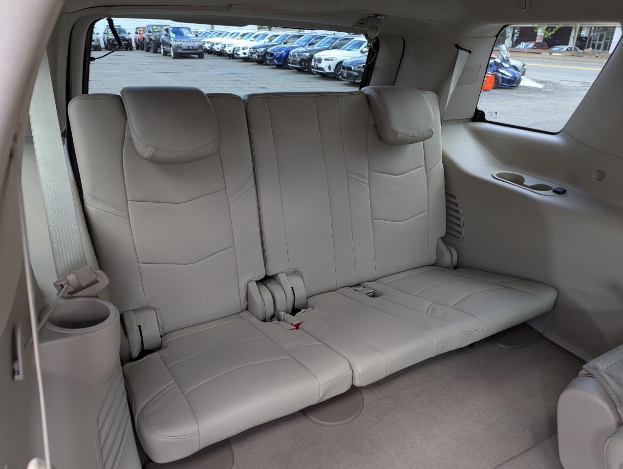 Cadillac Escalade 4WD 4dr Luxury 2017