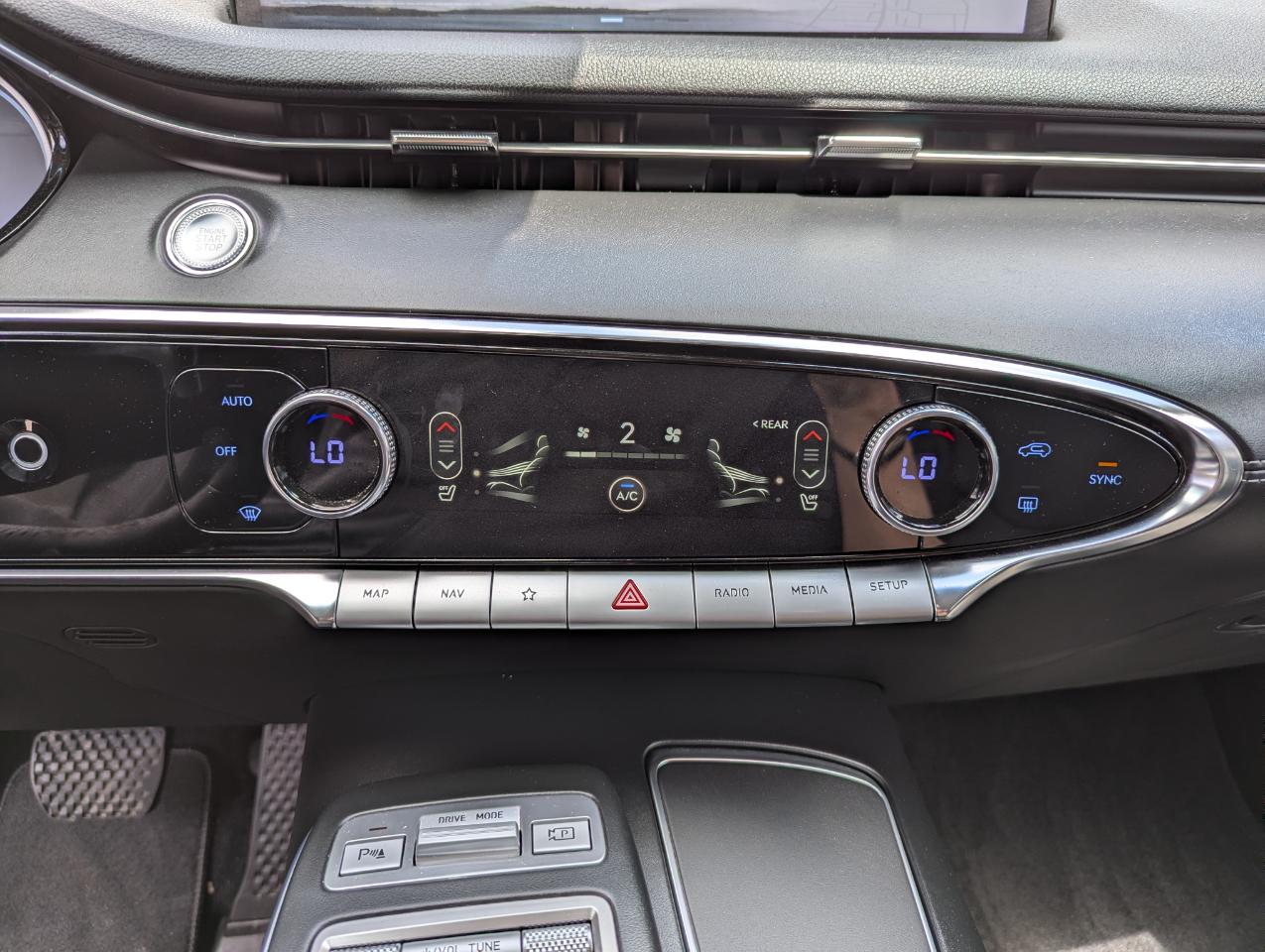 Genesis GV70 2.5T AWD 2023
