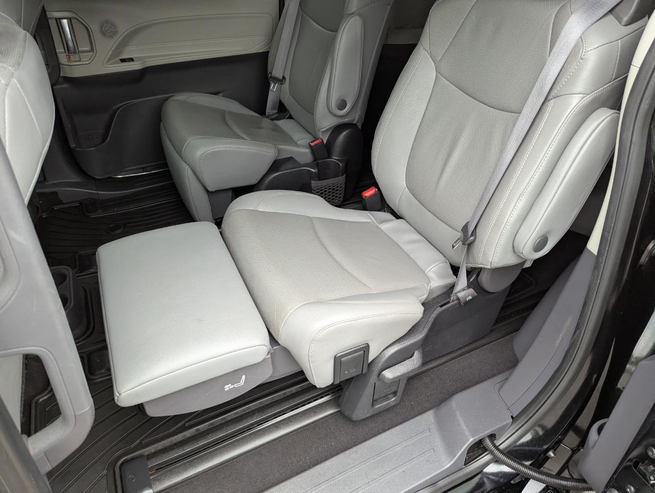 Toyota Sienna Limited AWD 7-Passenger (Natl) 2022