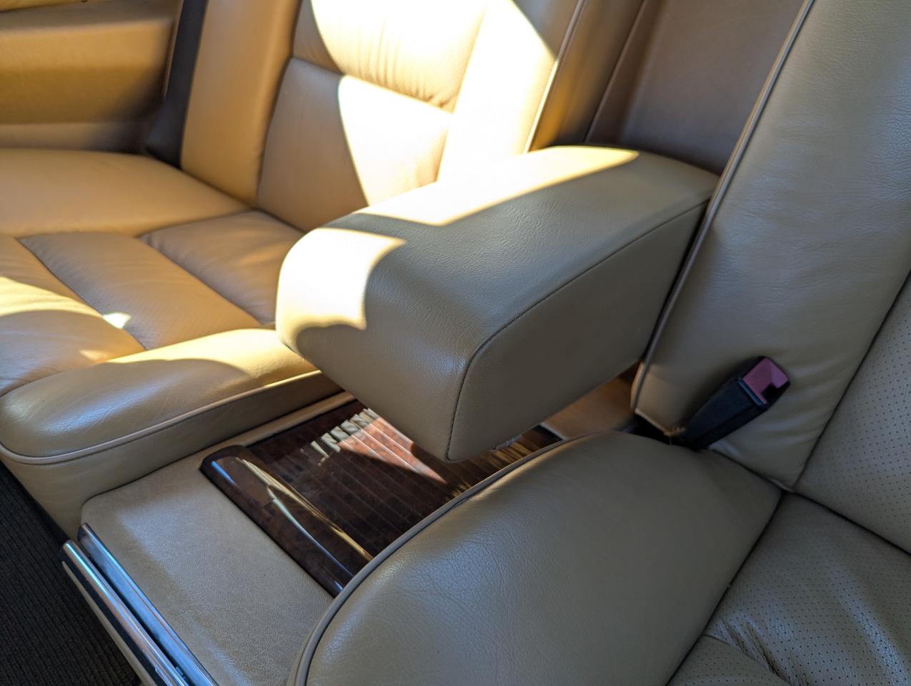 Mercedes-Benz 560 Series 2dr Coupe 560SEC 1991