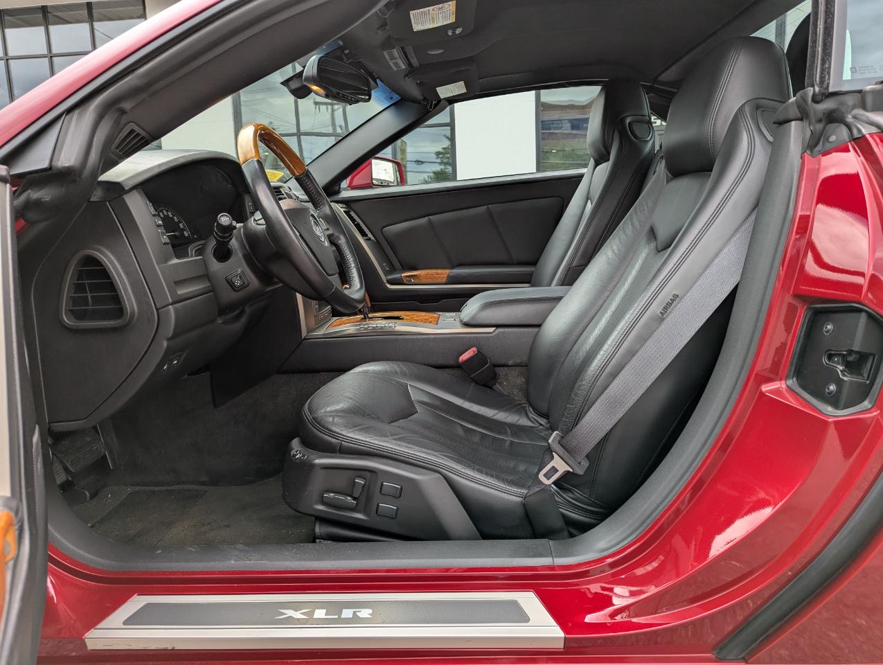 Cadillac XLR 2dr Convertible 2004