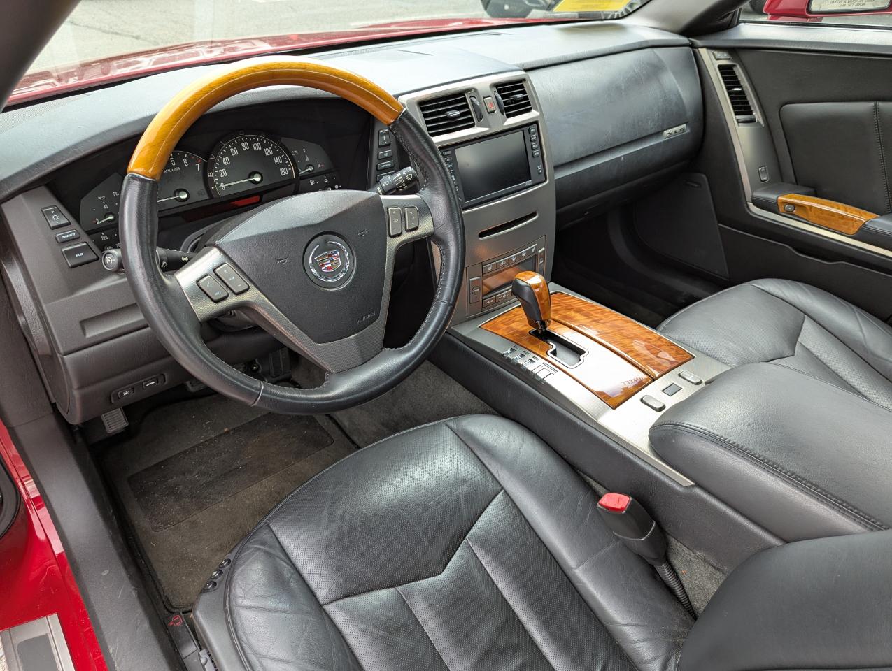 Cadillac XLR 2dr Convertible 2004