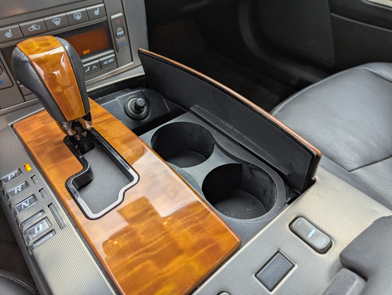 Cadillac XLR 2dr Convertible 2004
