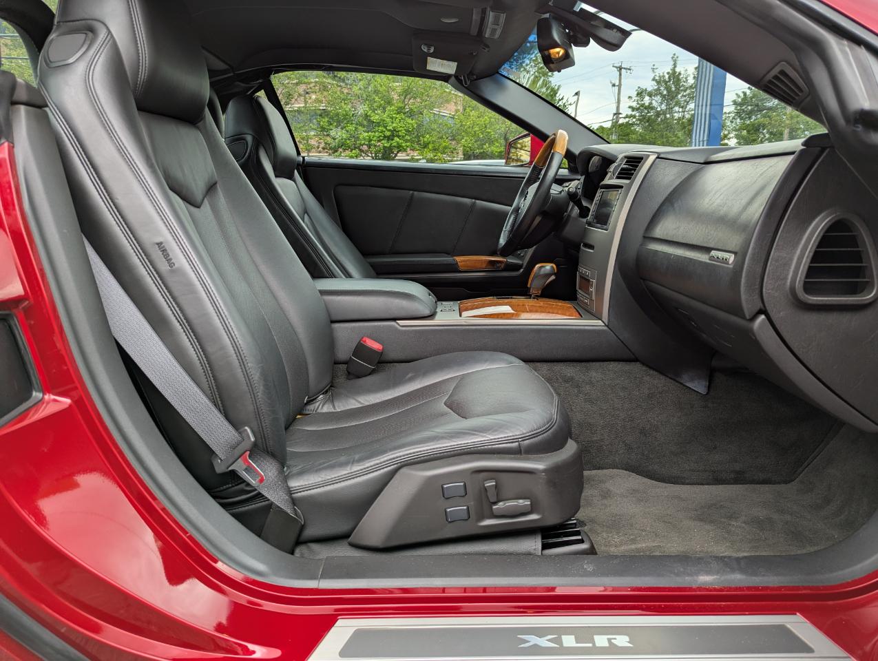 Cadillac XLR 2dr Convertible 2004