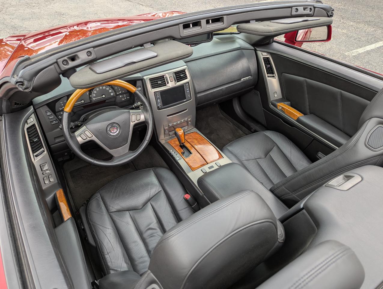 Cadillac XLR 2dr Convertible 2004