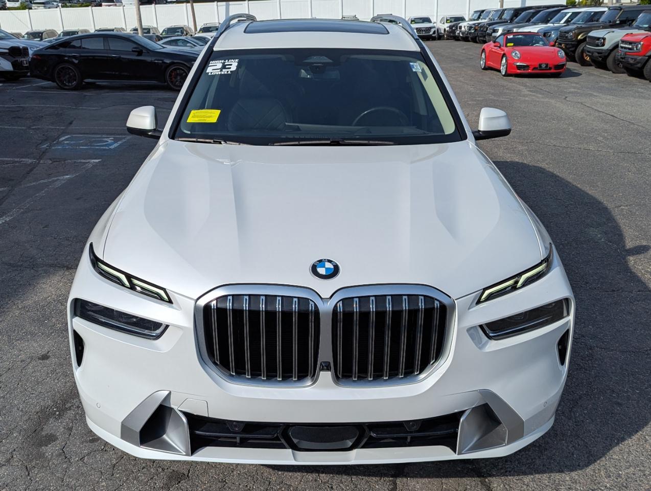 BMW X7 xDrive40i Sports Activity Vehicle 2023