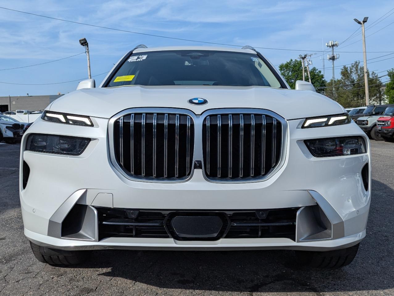 BMW X7 xDrive40i Sports Activity Vehicle 2023