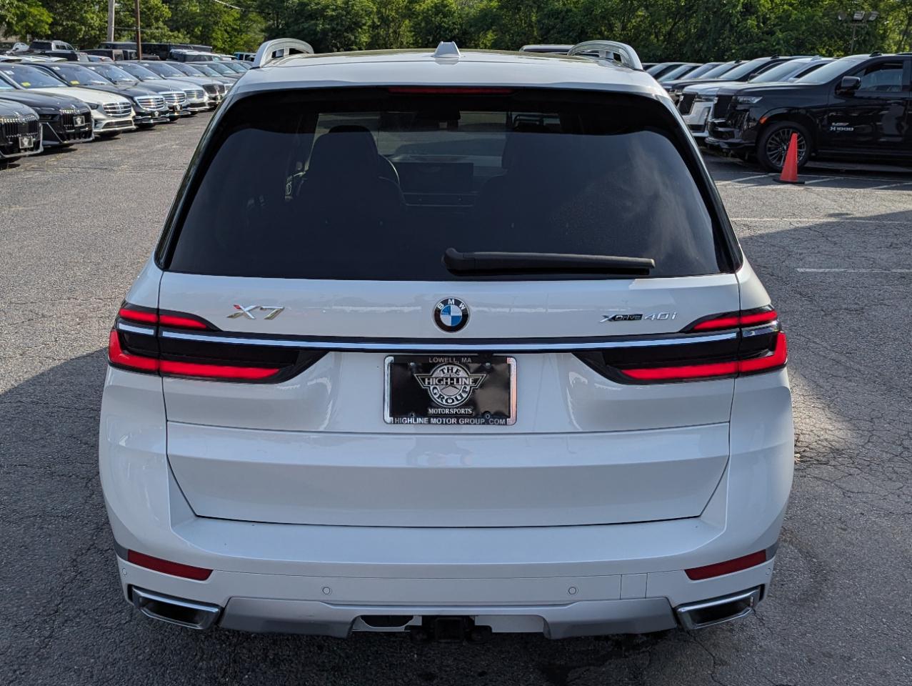 BMW X7 xDrive40i Sports Activity Vehicle 2023