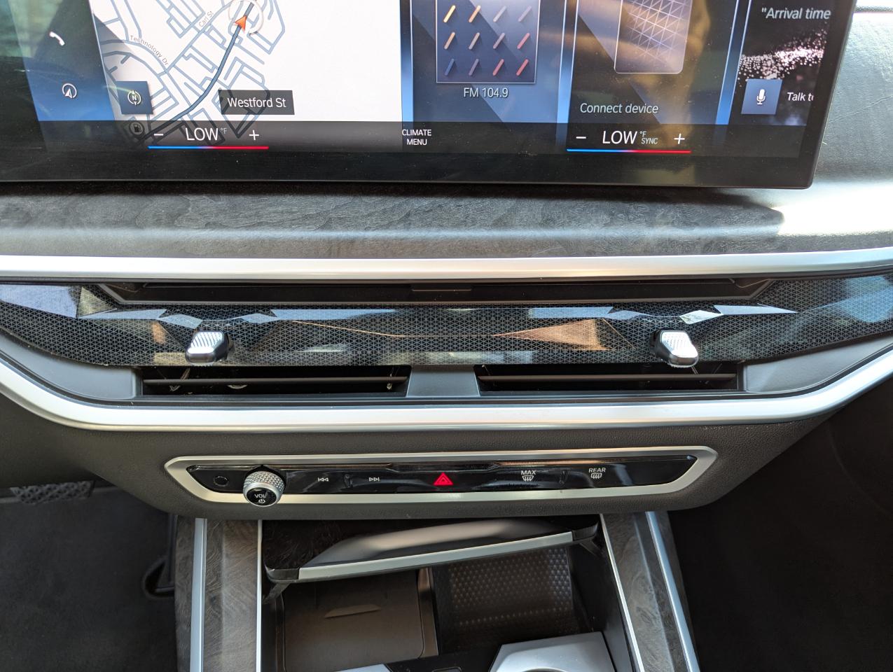BMW X7 xDrive40i Sports Activity Vehicle 2023