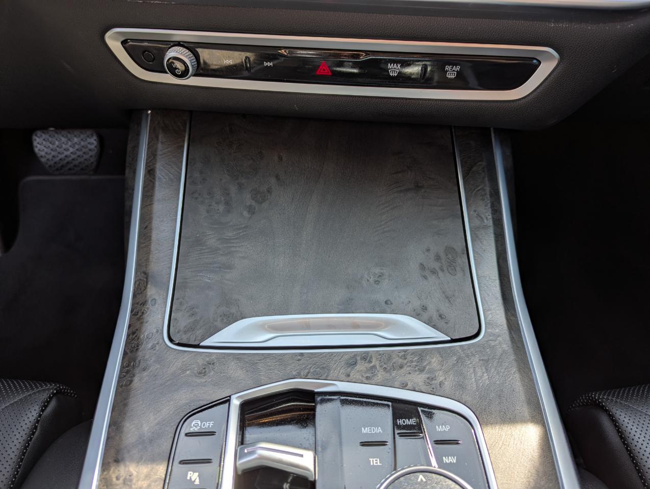 BMW X7 xDrive40i Sports Activity Vehicle 2023
