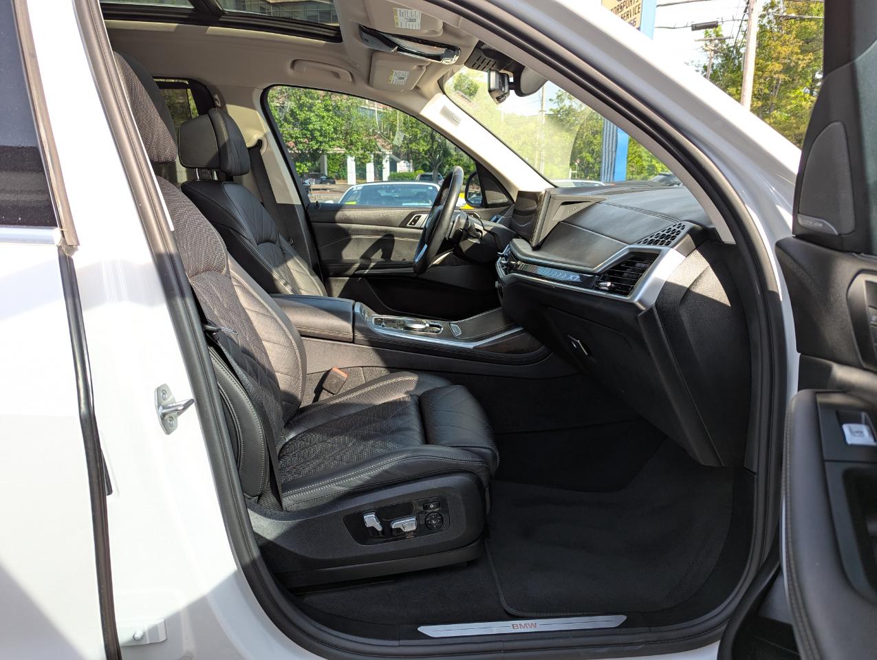 BMW X7 xDrive40i Sports Activity Vehicle 2023
