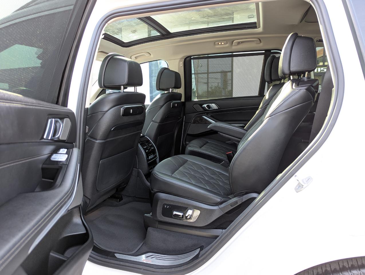 BMW X7 xDrive40i Sports Activity Vehicle 2023