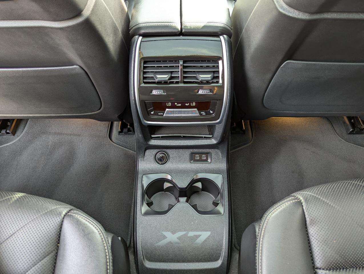 BMW X7 xDrive40i Sports Activity Vehicle 2023