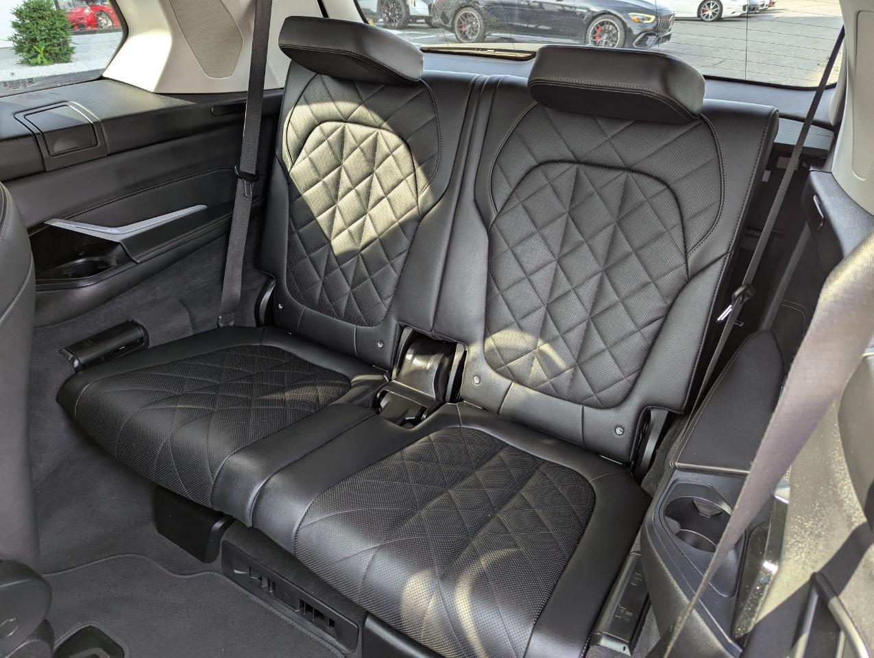 BMW X7 xDrive40i Sports Activity Vehicle 2023