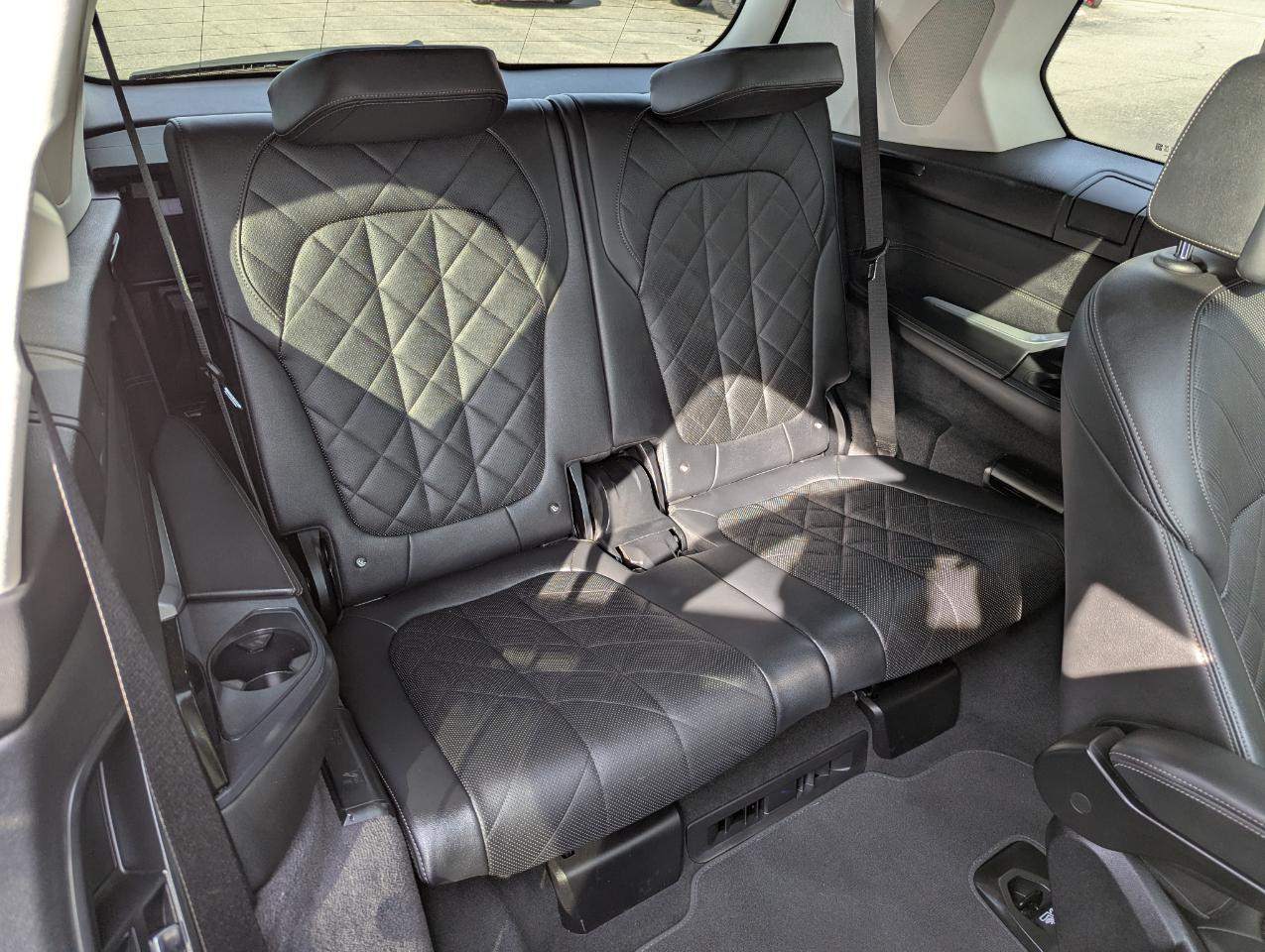 BMW X7 xDrive40i Sports Activity Vehicle 2023