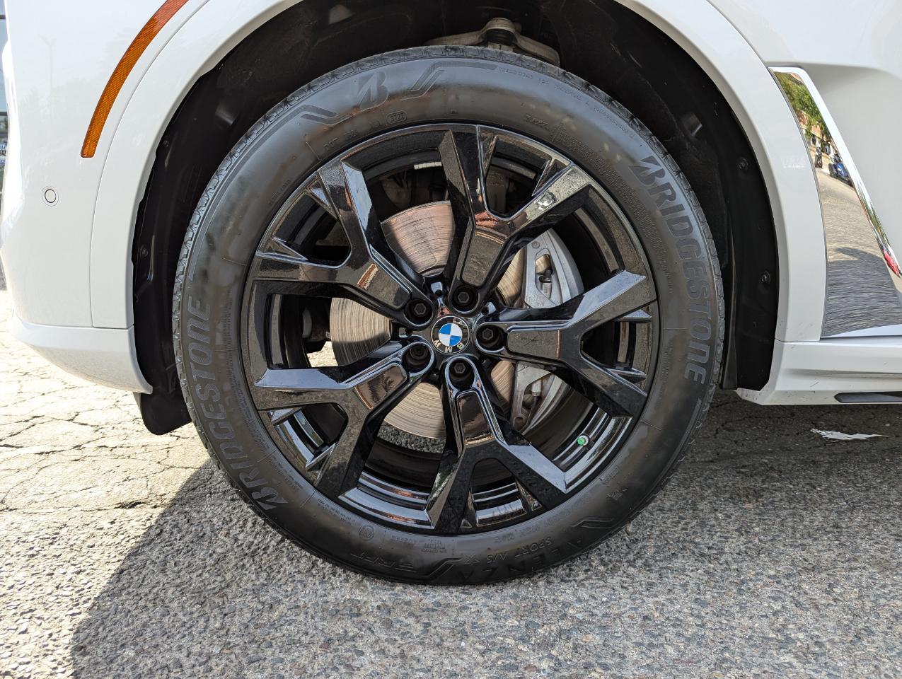 BMW X7 xDrive40i Sports Activity Vehicle 2023